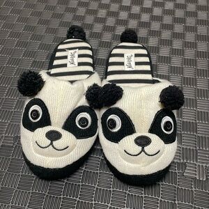 Nick &Nora panda bear slippers size  S/M 5-7